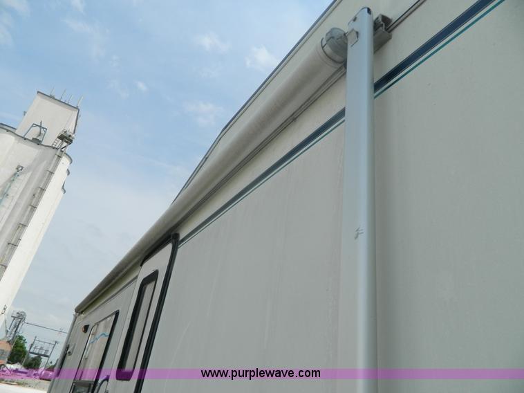 image for item D6172 1996 Damon Escaper camper