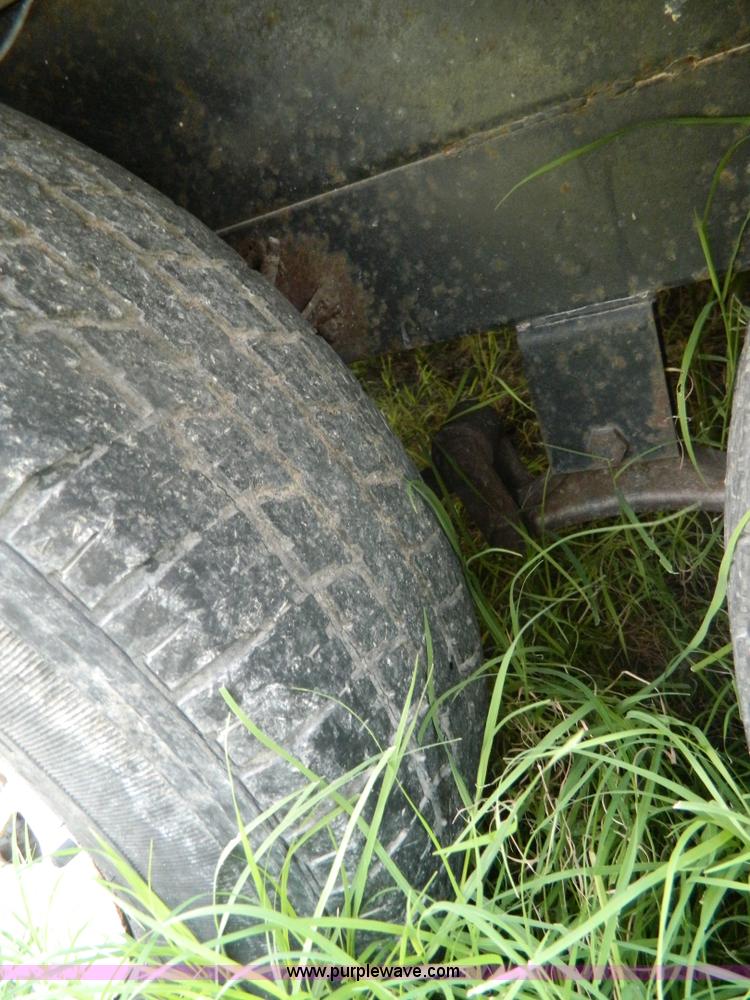 image for item D6172 1996 Damon Escaper camper