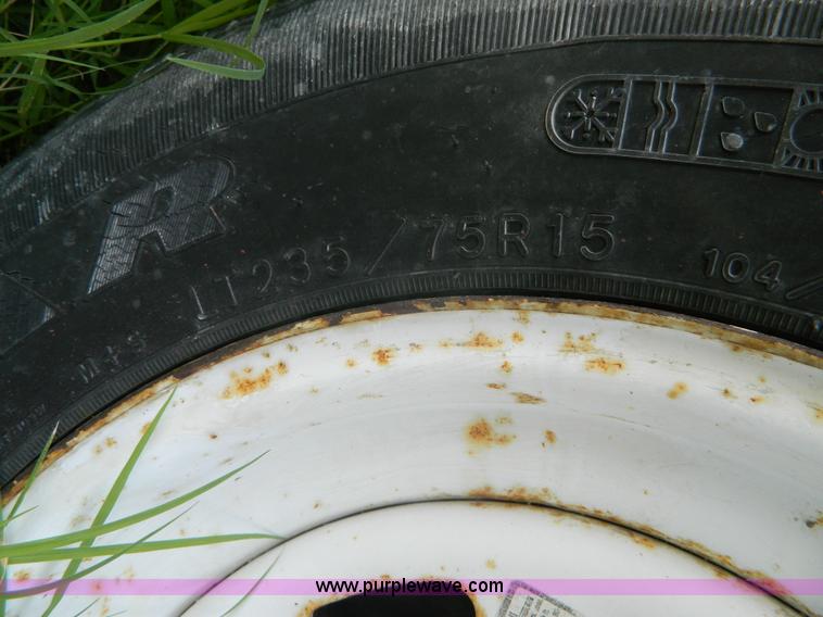 image for item D6172 1996 Damon Escaper camper