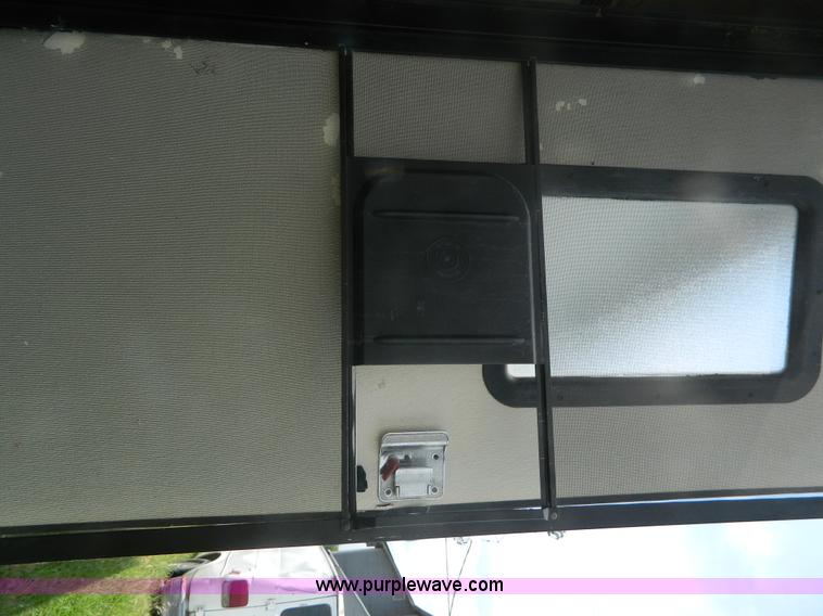 image for item D6172 1996 Damon Escaper camper