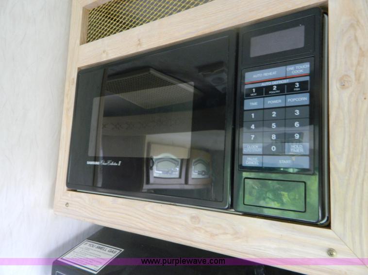 image for item D6172 1996 Damon Escaper camper