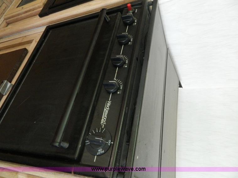 image for item D6172 1996 Damon Escaper camper