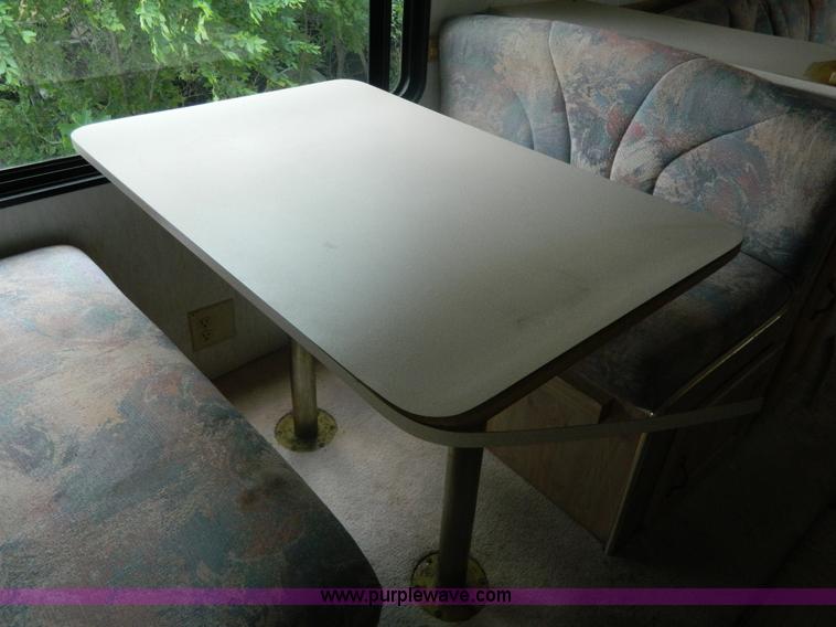 image for item D6172 1996 Damon Escaper camper