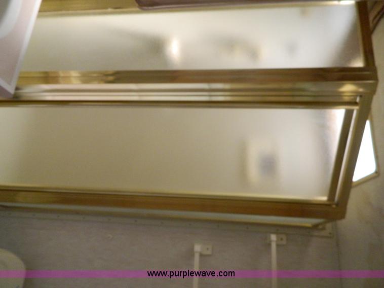 image for item D6172 1996 Damon Escaper camper