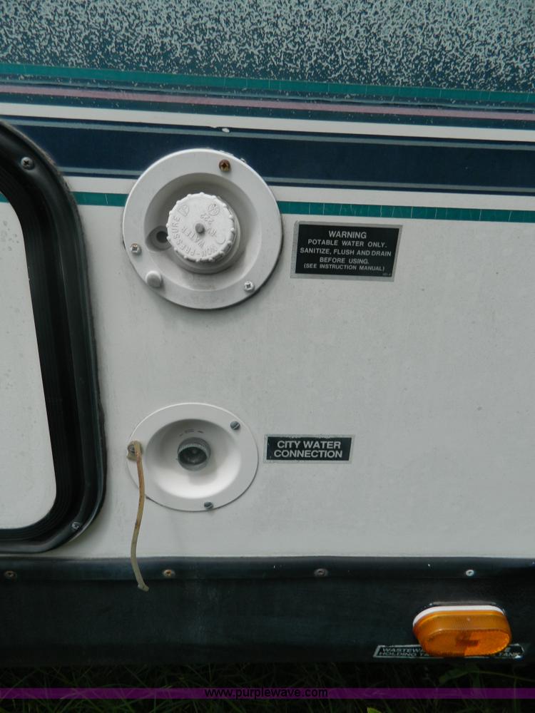 image for item D6172 1996 Damon Escaper camper