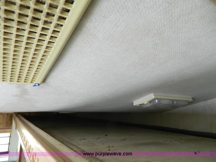 image for item D6172 1996 Damon Escaper camper