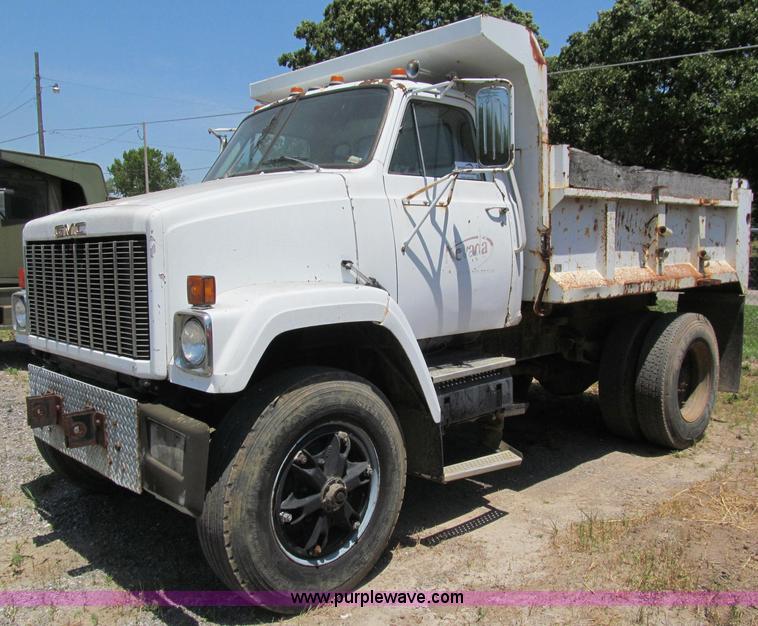 image for item J2662 1984 GMC Brigadier dump truck