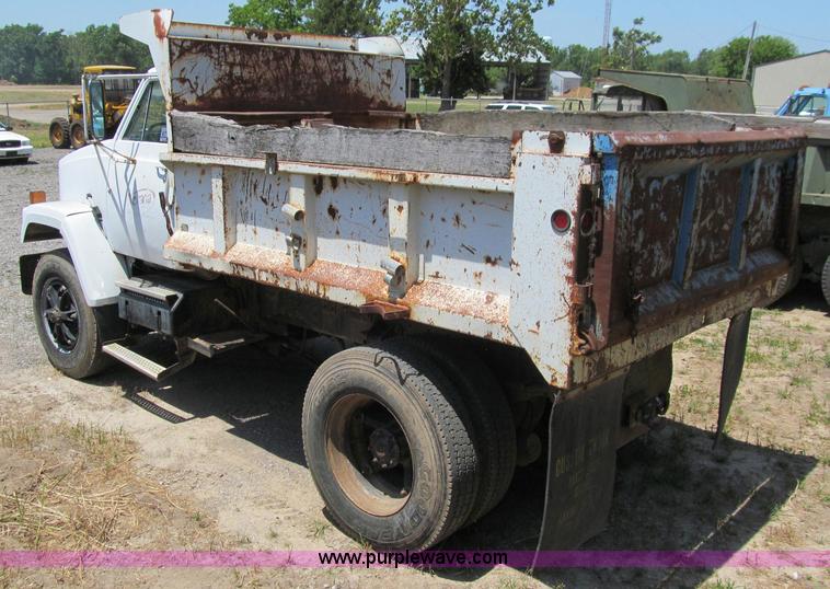 image for item J2662 1984 GMC Brigadier dump truck