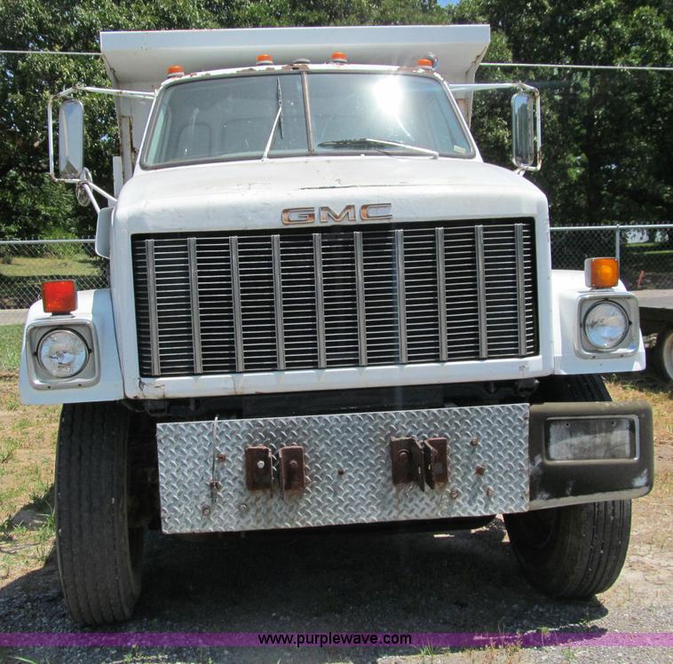 image for item J2662 1984 GMC Brigadier dump truck
