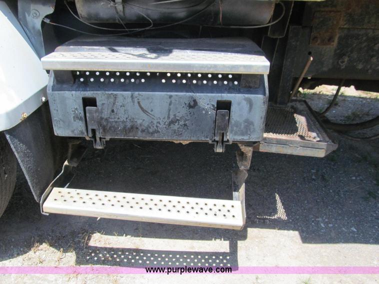 image for item J2662 1984 GMC Brigadier dump truck