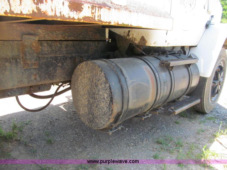 image for item J2662 1984 GMC Brigadier dump truck