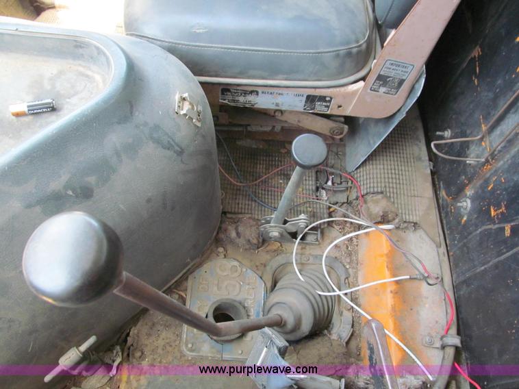 image for item J2662 1984 GMC Brigadier dump truck