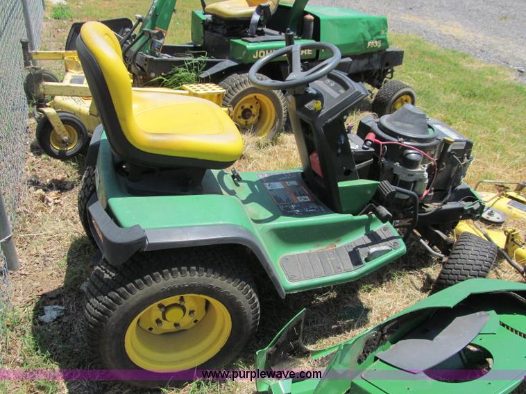 John Deere GT275 lawn mower in Nevada, MO Item J2664 sold Purple Wave
