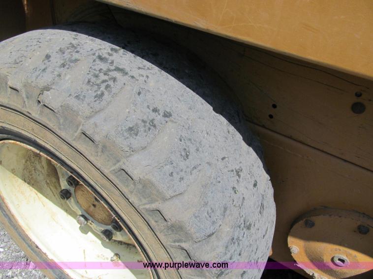 image for item J2668 1996 Case 1840 skid steer