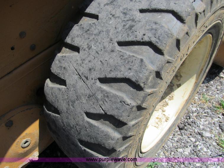 image for item J2668 1996 Case 1840 skid steer