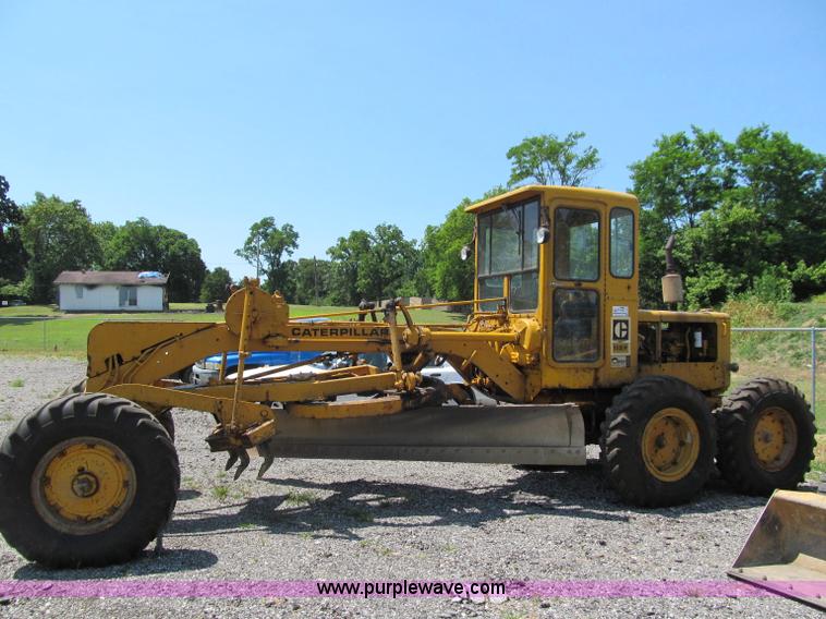 image for item J2669 1973 Caterpillar 112F motor grader