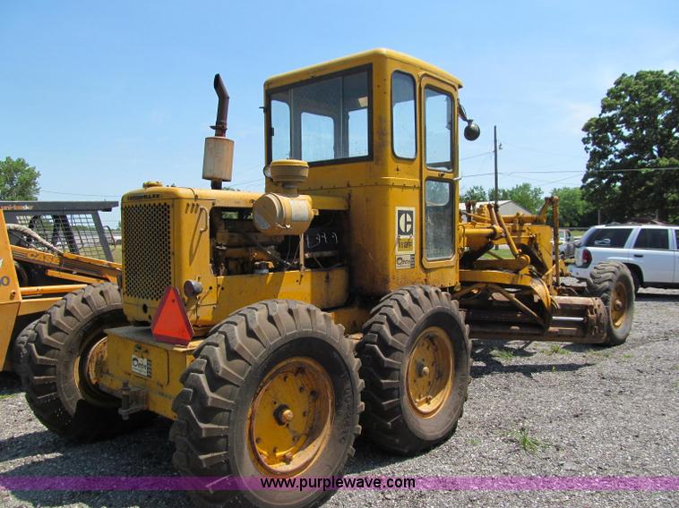 image for item J2669 1973 Caterpillar 112F motor grader