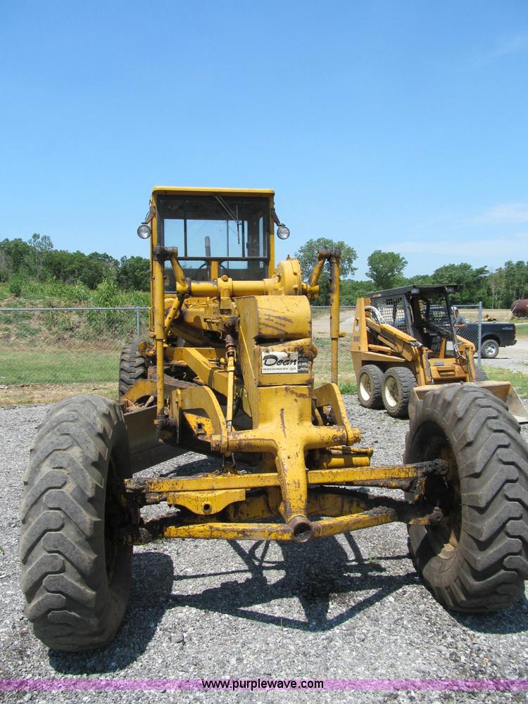 image for item J2669 1973 Caterpillar 112F motor grader