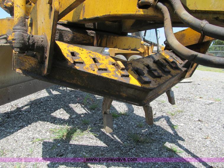 image for item J2669 1973 Caterpillar 112F motor grader