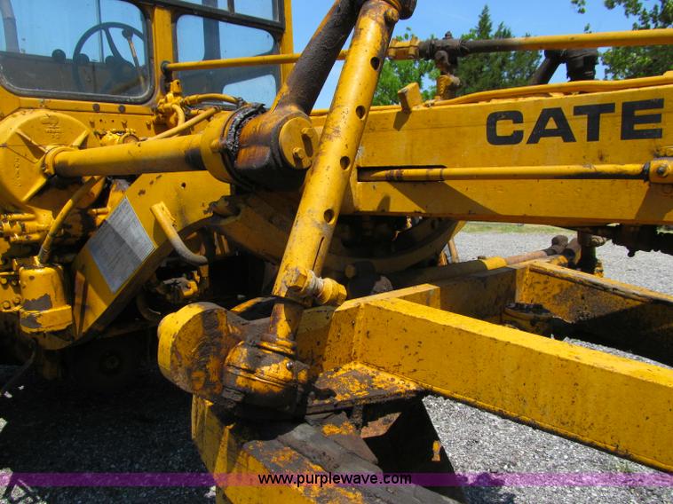 image for item J2669 1973 Caterpillar 112F motor grader