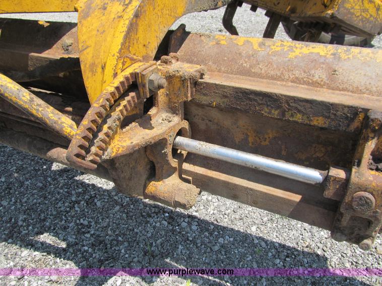 image for item J2669 1973 Caterpillar 112F motor grader