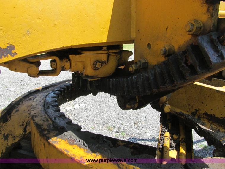 image for item J2669 1973 Caterpillar 112F motor grader