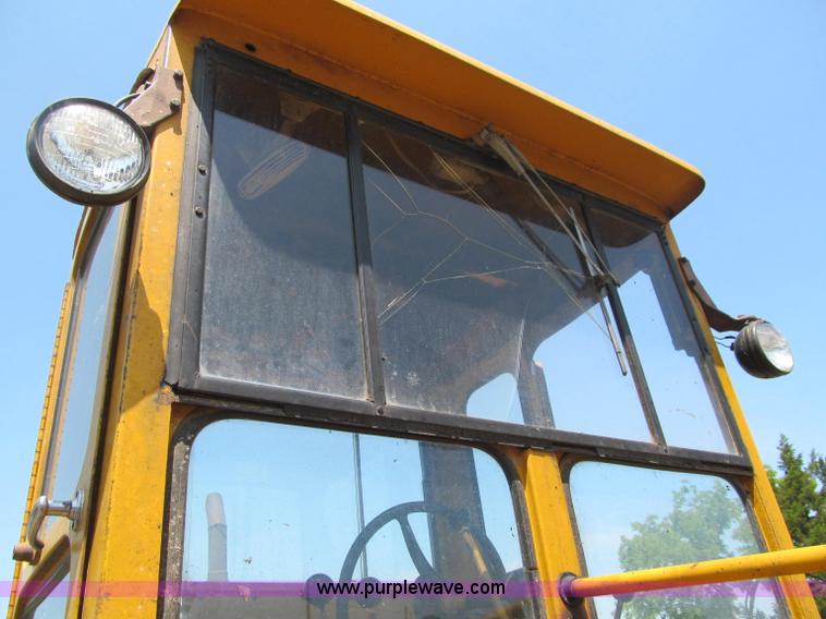 image for item J2669 1973 Caterpillar 112F motor grader