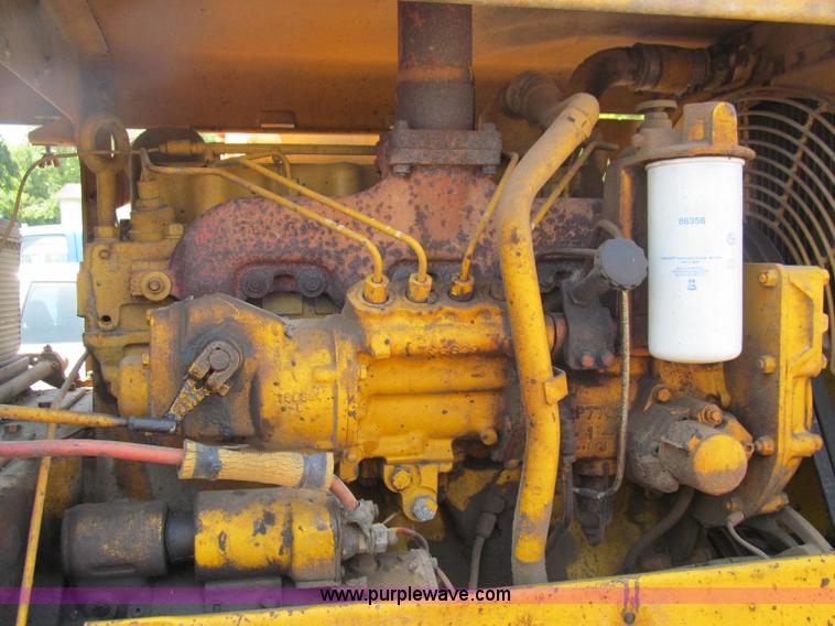 image for item J2669 1973 Caterpillar 112F motor grader