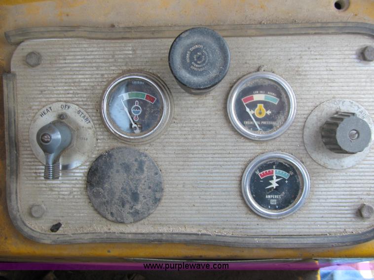 image for item J2669 1973 Caterpillar 112F motor grader