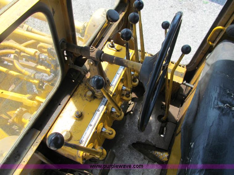 image for item J2669 1973 Caterpillar 112F motor grader