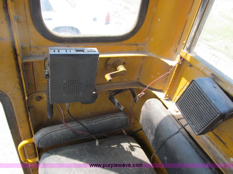 image for item J2669 1973 Caterpillar 112F motor grader