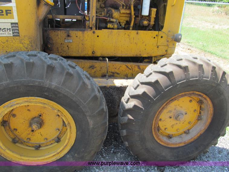 image for item J2669 1973 Caterpillar 112F motor grader