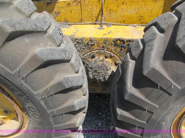 image for item J2669 1973 Caterpillar 112F motor grader