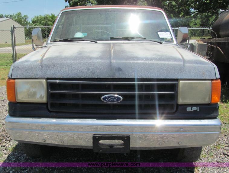 image for item J2670 1988 Ford F250 pickup truck