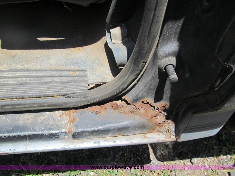 image for item J2670 1988 Ford F250 pickup truck