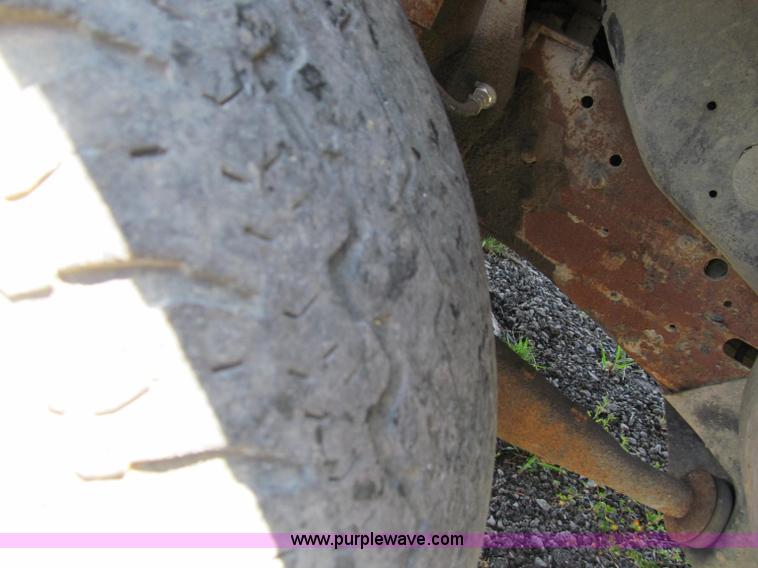 image for item J2670 1988 Ford F250 pickup truck