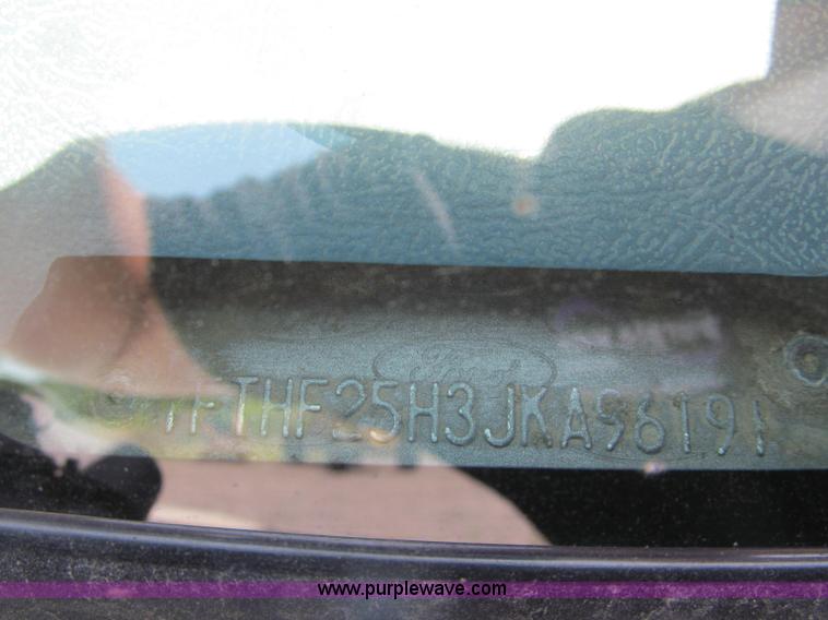 image for item J2670 1988 Ford F250 pickup truck