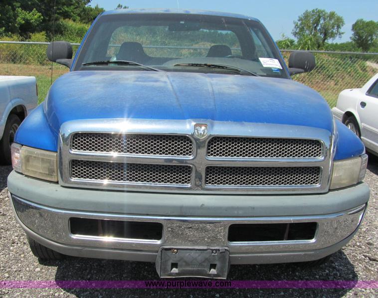 image for item J2671 1998 Dodge Ram 2500 pickup truck
