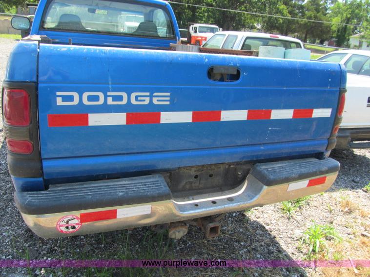 image for item J2671 1998 Dodge Ram 2500 pickup truck