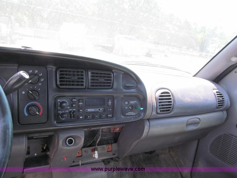 image for item J2671 1998 Dodge Ram 2500 pickup truck