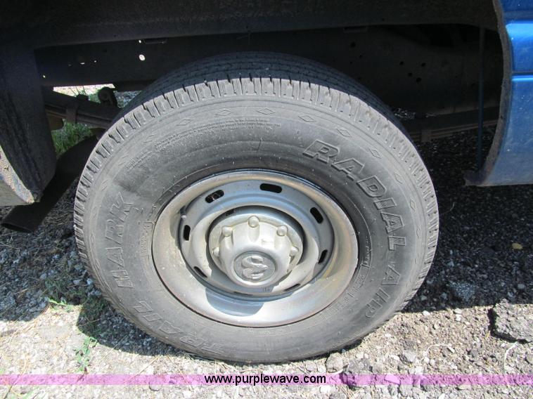 image for item J2671 1998 Dodge Ram 2500 pickup truck