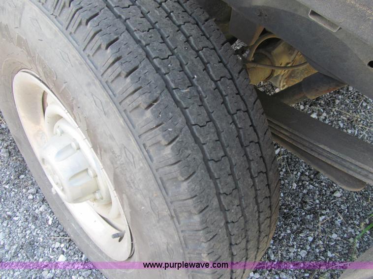 image for item J2671 1998 Dodge Ram 2500 pickup truck