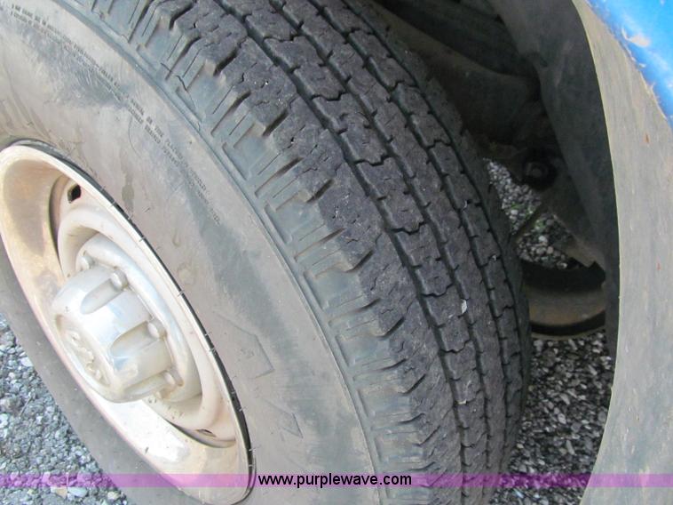 image for item J2671 1998 Dodge Ram 2500 pickup truck