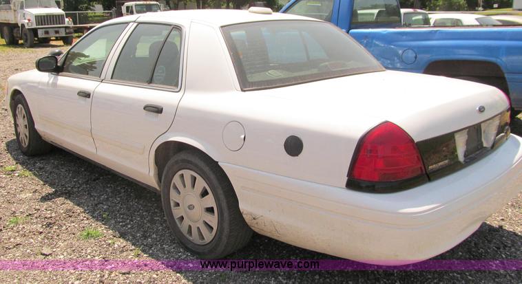 image for item J2676 2009 Ford Crown Victoria Police Interceptor