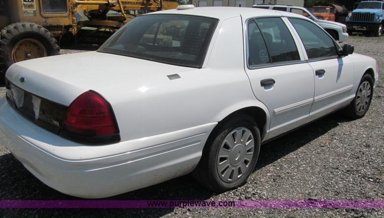 image for item J2676 2009 Ford Crown Victoria Police Interceptor