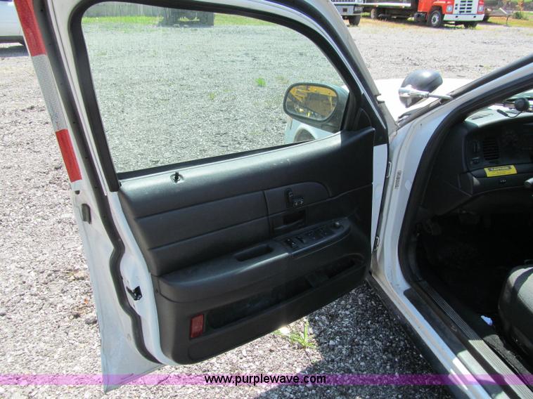 image for item J2676 2009 Ford Crown Victoria Police Interceptor