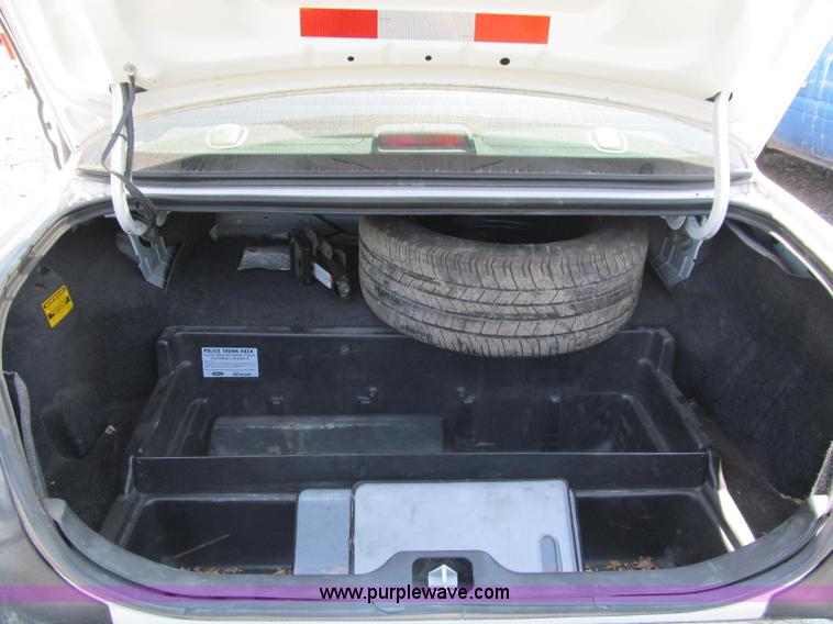 image for item J2676 2009 Ford Crown Victoria Police Interceptor