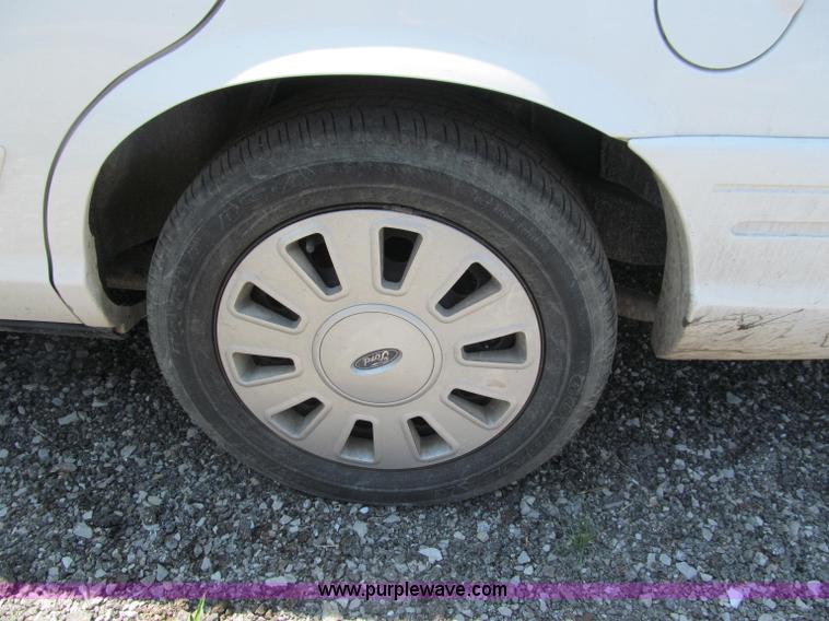 image for item J2676 2009 Ford Crown Victoria Police Interceptor