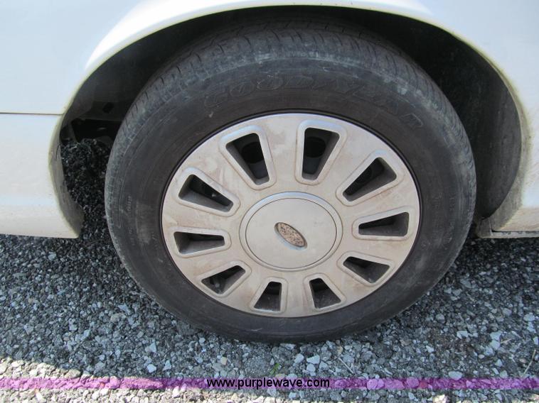 image for item J2676 2009 Ford Crown Victoria Police Interceptor