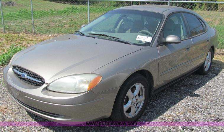 image for item J2678 2003 Ford Taurus